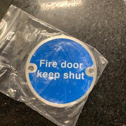 20 Fire Door Safety Sign Metal Stainless Steel - Fire Door Keep Shut

Round 76 x 1.5mm Disc.

Metal signs dont bend and buckle when screws are tightened.

Metal signs help resist attack and vandalism.