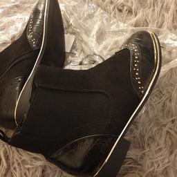 Girls trendy river island brogue Chelsea boots with gold studded detail

Size: uk EU 35.5 (They are basically a small size 3)
Colour: Black, Gold

Condition: Brand #new with tags, never worn