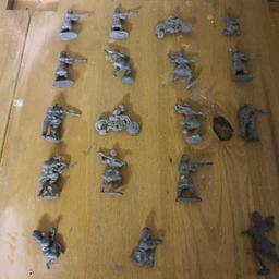 old lead soldiers
18 in total
collection only