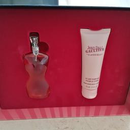 Jean paul gaultier 'classique' gift set

In beautiful box and plastic sleevea
50ml perfume
75ml perfumed body lotion

I purchased this as new and never used it.

Still sells for a lot more in shops.

Collection only from. B8 alum rock / hodge hill