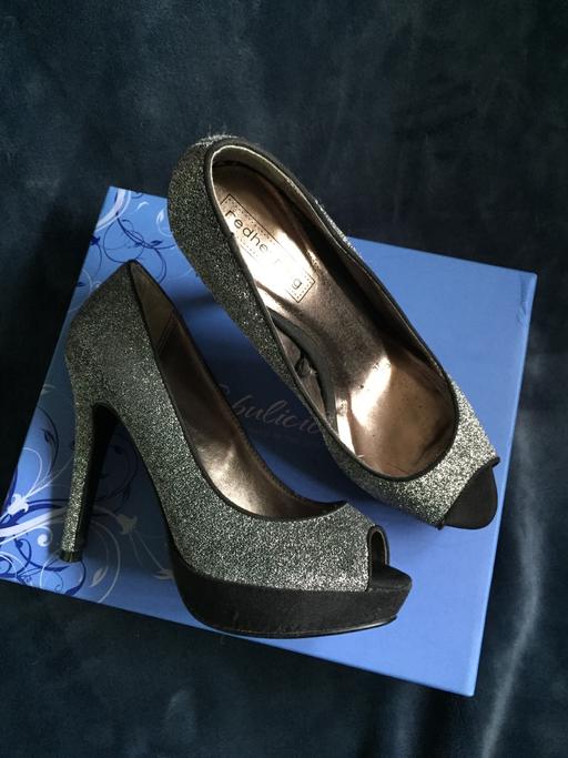 Buy & Sell South East London New Eltham - South East London - Photos for Women’s Silver Sparkly Heels-Sz 4-Ex Con-