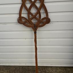 Genuine Hand Woven Wicker Antique Carpet Beater. LARGE head type.
No broken strands. Wire hanging end slightly loose. All other joins and wire tight and firm.
Useful for carpet beating, kitchen / room decor, shop display or props.
Nice old item.
Collect from Croydon CR0 South London or can be delivered locally for agreed fee but outside London Congestion Zone .
Sorry No postage.