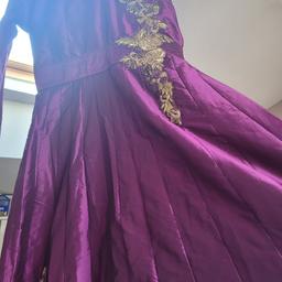 brand new gown size 14/16 very good fabric.