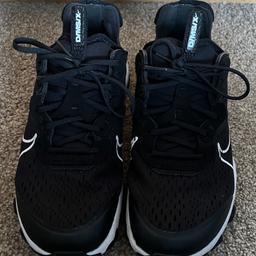 Nike React
Size 5
Black & White
Good Condition
