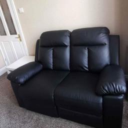 Excellent condition, hardly used.

Can deliver in van to local buyers.

#sofa #leathersofa #furniture