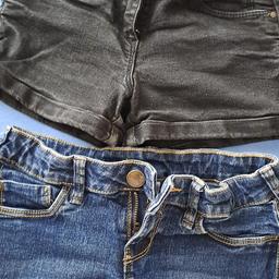 Jeans Shorts gut erhalten. 
Nur an Selbstabholer!!!
Preis pro Shorts. 
Beide zusammen für 4 Euro