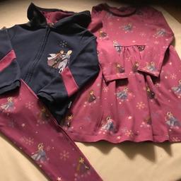 3pc set featuring Disneys Frozen
all by M&S . Dress, leggings and
hooded zip fronted top.
Age 5/5 yrs. As new

Patient via Shpock/PayPal or cash on
collection, free local delivery considered 
or happy to post.
