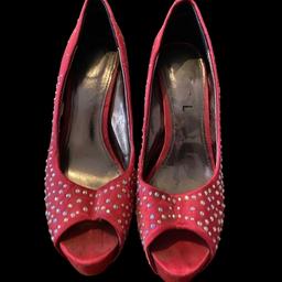Pink Ravel High Heels in good condition with some signs of wear and tear.

Size UK6 EU39

Dispatched via tracked delivery collection available and offers accepted.
