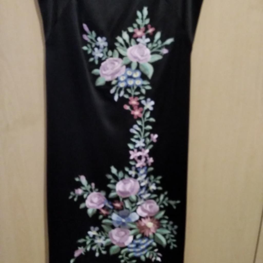 BEAUTIFUL EMBROIDERED DRESS BY WAREHOUSE SEE SECOND