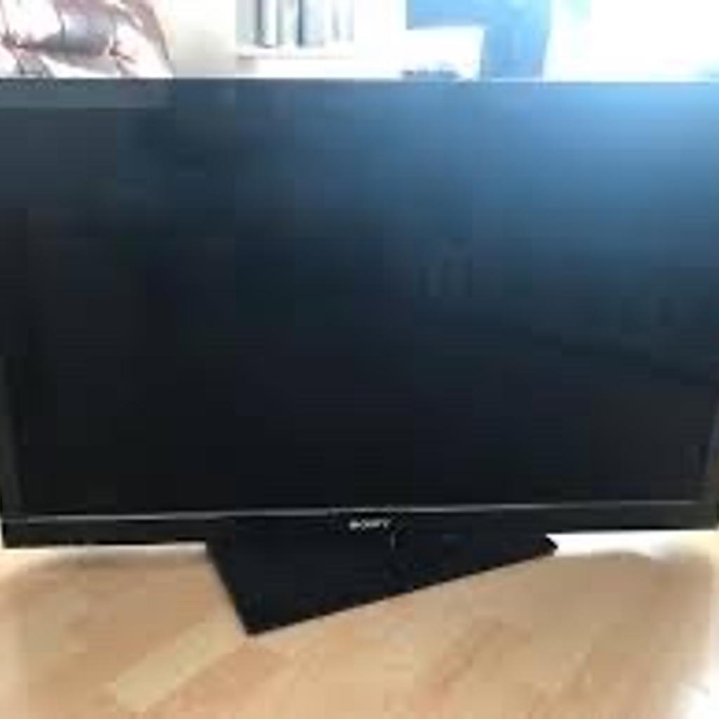 SONY Bravia KDL-40HX803 40" (102cm)/ Black/ Full HD 1920x1080/ LCD TV with Edge LED/ Motionflow 200Hz/ DVB-C DVB-T (MPEG-4)/ Internet TV Wired LAN Ready/ Online services/ Eco Features/ Settings/ 4x HDMI
system for converting 2D sources to 3D, and MotionFlow 200Hz processing, for enhanced motion playback.

Video system	BRAVIA Engine 3

Special features	* Edge LED backlighting; * Wi-Fi Integrated; * BRAVIA Internet Video; * Motionflow 100Hz; * Presence Sensor

Screen size	40 inch / 102cm

Resolution	1920 x 1080

Connections	HDMIx4, USBx1

Dimensions (with stand)

Tuner	DVB-C DVB-T (MPEG4)

Save on energy bills with our Edge LED slim design TV

Slim, Edge LED screen & smooth motion pictures

Wired LAN Ready for access to online services

Power saving sensors & other eco features

Items in great condition comes Freeview tuned and remote and stand , collection is in South East London se18 area , I can deliver within 10 miles for £20 or 20 Miles for £25 to cover Time and Fuel