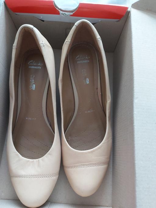 Buy & Sell West Midlands Wolverhampton - Photos for LADİES CLARKS SHOES SİZE 6 B/N