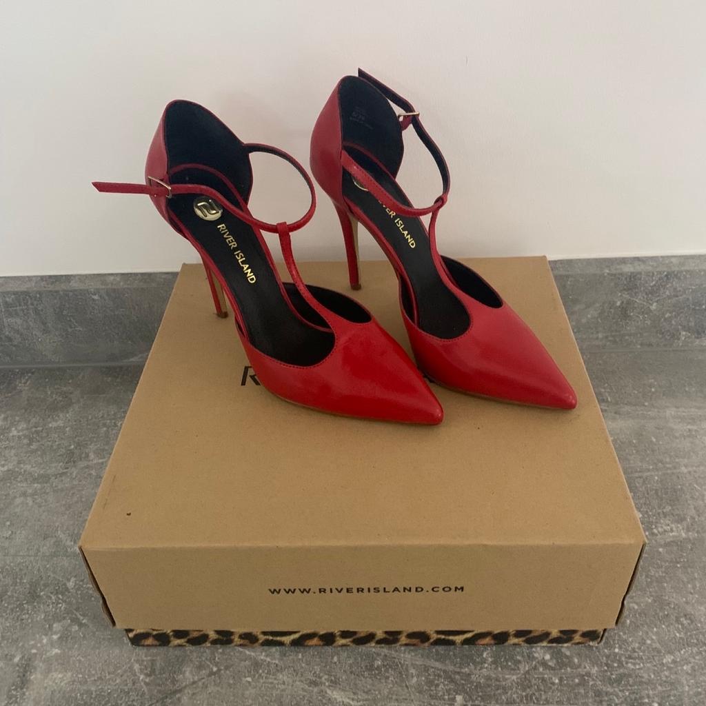 Red River Island Court Shoes

Size 5

Includes box

Selling multiple different shoes - multi buy offer for 2 or more pairs