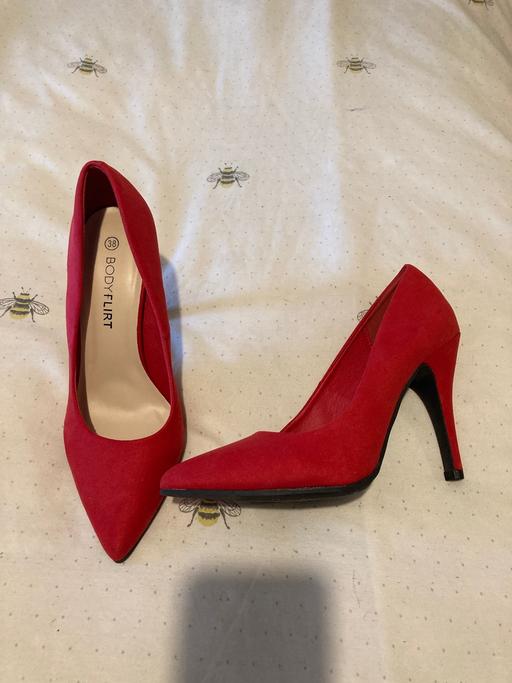 Buy & Sell West Midlands Sandwell - Photos for Red court shoes