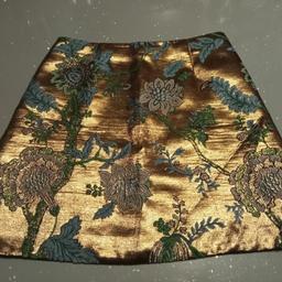 Women's Gold Floral River Island Skirt Size 8

Worn a few times but still in a good condition