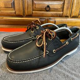Timberland Classic Boat Shoe for Men in Navy White 
(Used) in great condition
See Photos For More Details 

Size UK 10
Size EU 44 1/2