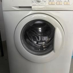 Waschmaschine in Farbe weiß, funktioniert fehlerfrei