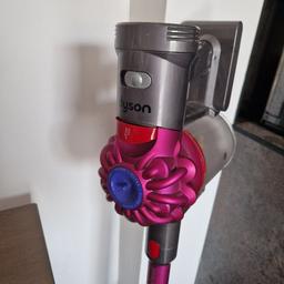 dyson v7 motor head, good as new and perfect working condition.
wall mount and 1 attachment.