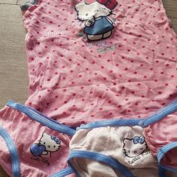 Unterhemdchen von Hello Kitty mit 3 passenden Höschen in Gr. 98/104
neuwertig
Tierfreier Nichtraucherhaushalt Verkauf ohne Gewährleistung und Rücknahme