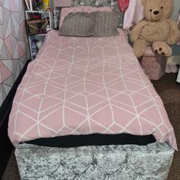 Silver crushed velvet single bed frame & mattress £60

Dismantled and ready to go.

Collection Ribbleton pr1 area or local delivery for fuel costs.

No Timewasters please
