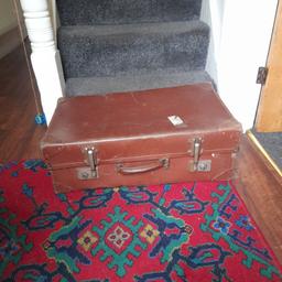 collect from Erdington Birmingham B249el old vintage suitcase for use or storage shop display etc wear and tear as normal for an old item like this .please see pics 😊 thanks