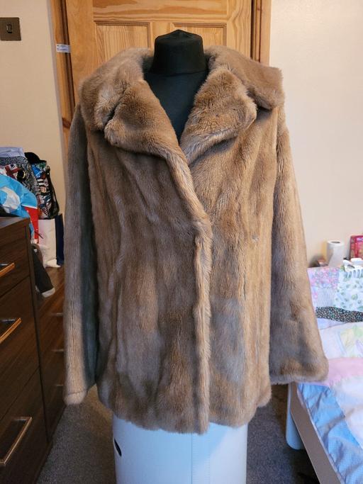 Buy & Sell West Midlands Birmingham - Photos for Faux Fur Coat