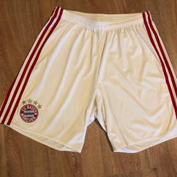 Verkaufe Herren FC Bayern Short in der Größe L.

Zustand: neuwertig, 1x getragen, keine Gebrauchsspuren

Farbe: weiß

Neupreis: 44,95€

VK: 25€

Versand möglich, Kosten trägt der Käufer!