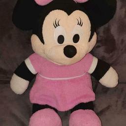 Hier biete ich euch eine sehr schöne XL Disney Minnie Maus als Plüschi an .. 

Bei fragen einfach mailen
Schaut auch mal in meine anderen Anzeigen hinein
