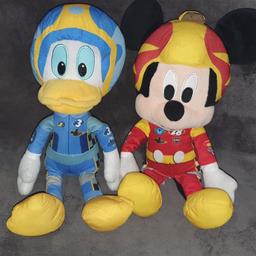 Hier biete ich euch Disney Donald Duck und Mickey Maus Flinke Flitzer als Plüschis an .. 

Preis jeweils .. 

Bei fragen einfach mailen 
Schaut auch mal in meine anderen Anzeigen hinein