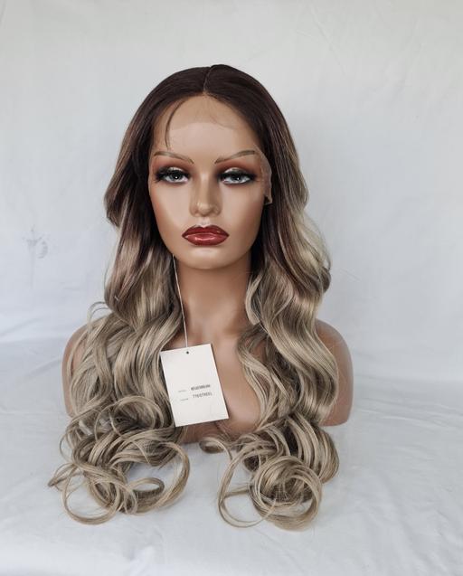 Buy & Sell West Midlands Walsall - Photos for ombre silver grey wavy long wig.premuim synth