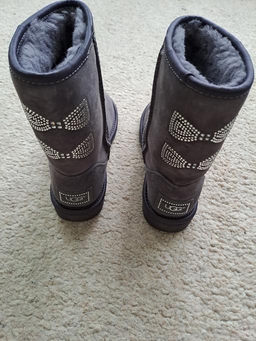 Buy & Sell South East London Croydon - Photos for UGGS