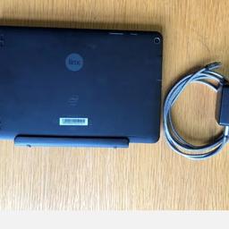Acer 10 inch tablet with detachable keyboard, windows 10, with box , guide and power lead, great condition