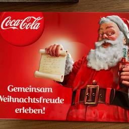Reklame Blechschild in rot
Coca Cola - Gemeinsam Weihnachtsfreude erleben !
mit Motiv Weihnachtsmann
 21 x 29,5cm
mit 4 Löchern zum Aufhängen an den Ecken
Keine Kratzer oder Mängel
Unbenutzt/ Neu !