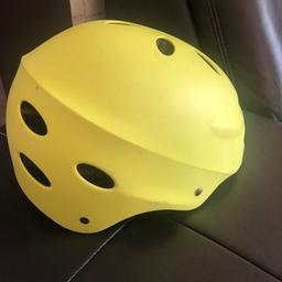 Helm zum Inlineskaten, Skateboarden oder Fahrradfahren; Größe 50-55cm