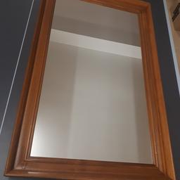 Spiegel mit Holzrahmen
86 x 45 cm