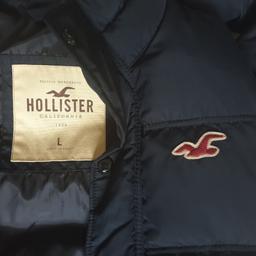 Genuine Hollister Jacket, super warm and stylish Comprising of natural filling, 65% feather, 35% down.

Excellent condition. no damage or defects.