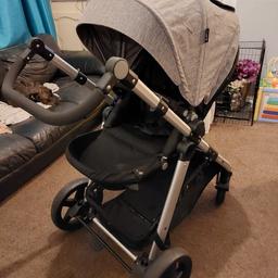 cuggl pram used but good condition.
back wheels clip out for easier storage.
rain cover brought as separate but will be included. would like £80.00 but open to offers