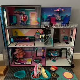 LOL SURPRISE OMG DOLLS HOUSE 3ft Tall
Wooden 6 Rooms with furniture.
As new condition
Smoke free house
Ideal early Christmas present!
Collection HX2