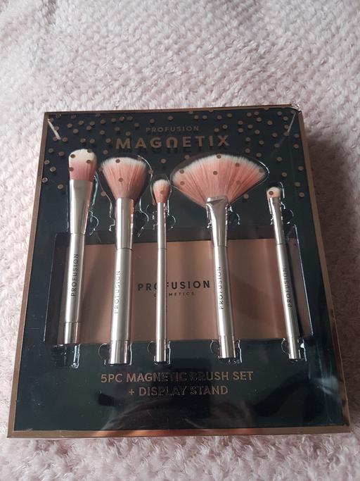 Buy & Sell Kent Maidstone - Photos for Profusion Magnetic Make up Brushes.