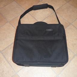 For Sale
Brand new Black Tech air Twin compartment Classic briefcase for 15.4" laptops Adjustable removable shoulder strap Tech Air protected laptop sleeve Further pockets for documents and accessories Shower proof, As new as never been used.