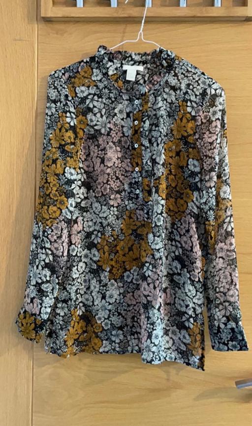 Buy & Sell West Yorkshire Bradford - Photos for Floral H&M blouse