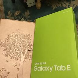 Samsung Tablet 8gb plus 32gb in excellent condition ideal gift in original packaging,white in colour,old gold leather cover
Collection Mexborough S640QJ