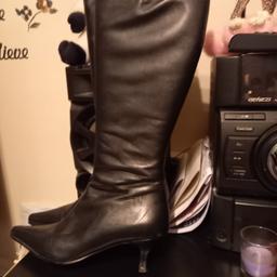 Two pairs of leather boots one pair black one pair brown hardly worn great condition collection only £10each10