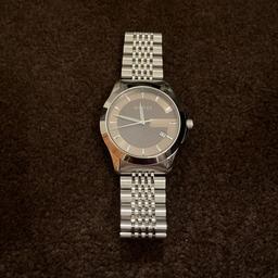 Gucci G-Timeless watch
Excellent condition. Never worn