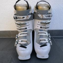 Damen Ski Schuh der Marke Salomon.

Gr. 25.5, entspricht der Größe 40, allerdings klein geschnitten, würde sagen es ist eher die gr. 39 