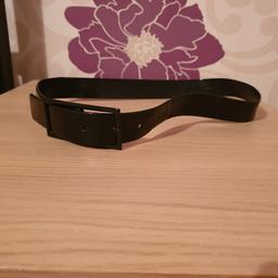Black belt

In good condition only worn a few times

From a pet and smoke free household

Also have other belts for sale

Can post at extra cost

Collected £1