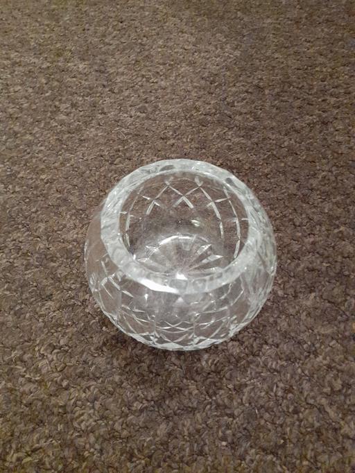Buy & Sell West Midlands Wolverhampton - Photos for small heavy cut glass bowel