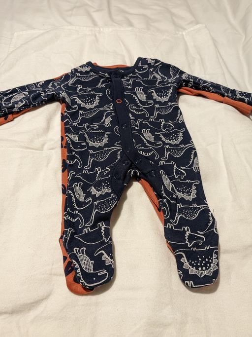 Buy & Sell Derbyshire North East Derbyshire - Photos for 2 pk dinosaur babygrows