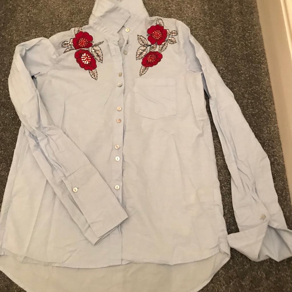 Zara shirt.
Fits XS- S
From a smoke and pet free home.
Any questions please message me.
