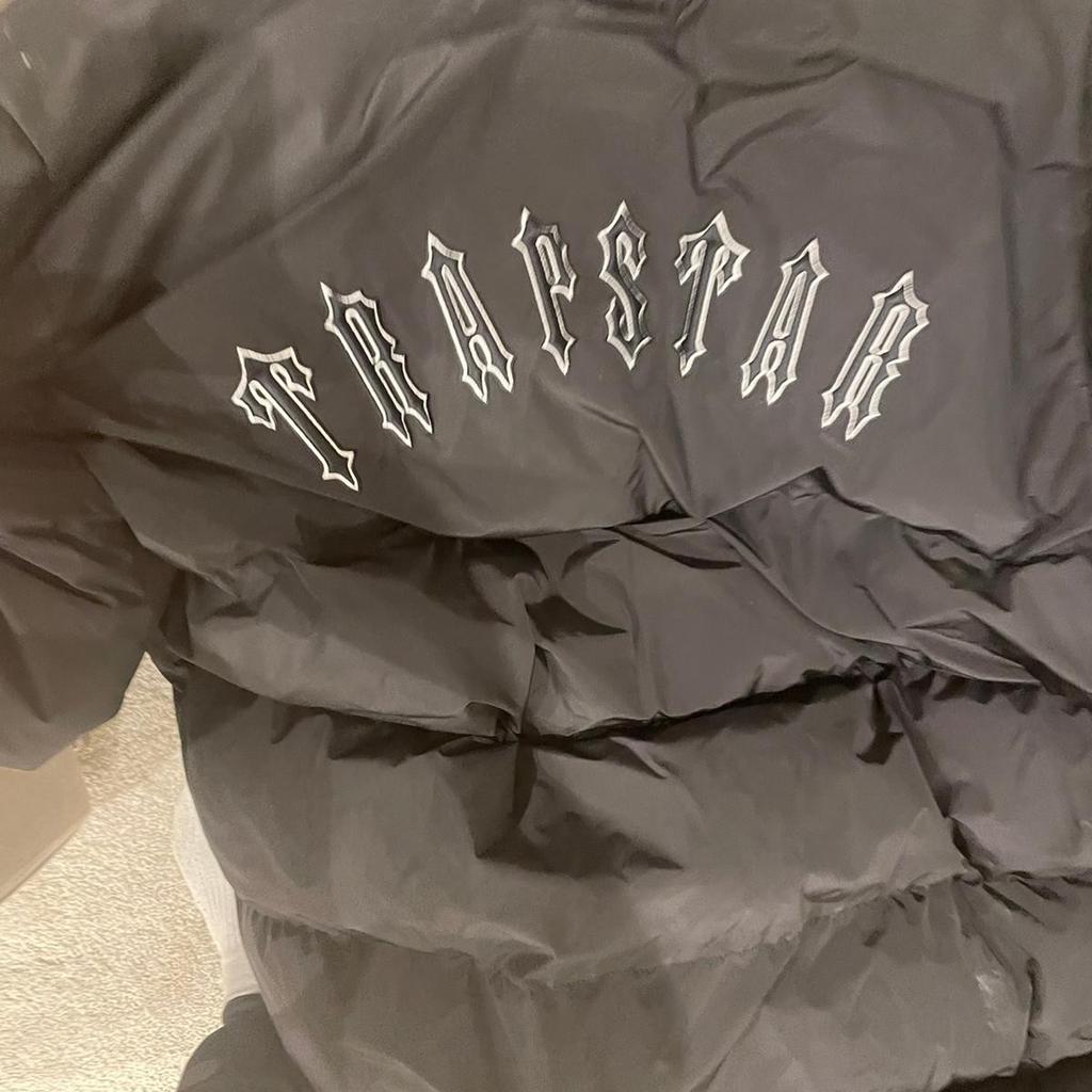 Trapstar Irongate Puffer Jacket S. Large. in B66 Sandwell für 180,00