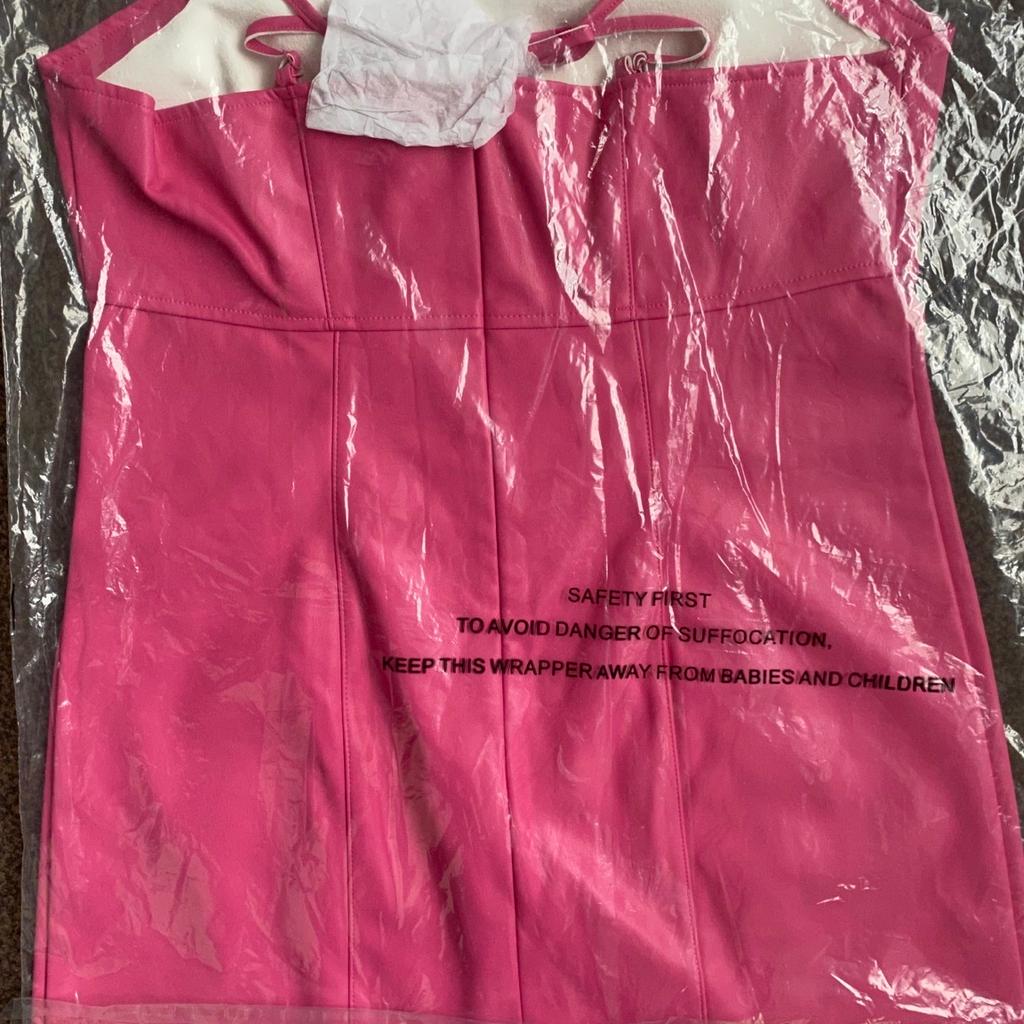 Brand new still in packaging
From asos miss selfridge faux leather bodycon mini dress in pink adjustable straps, zips down the back
Size 14